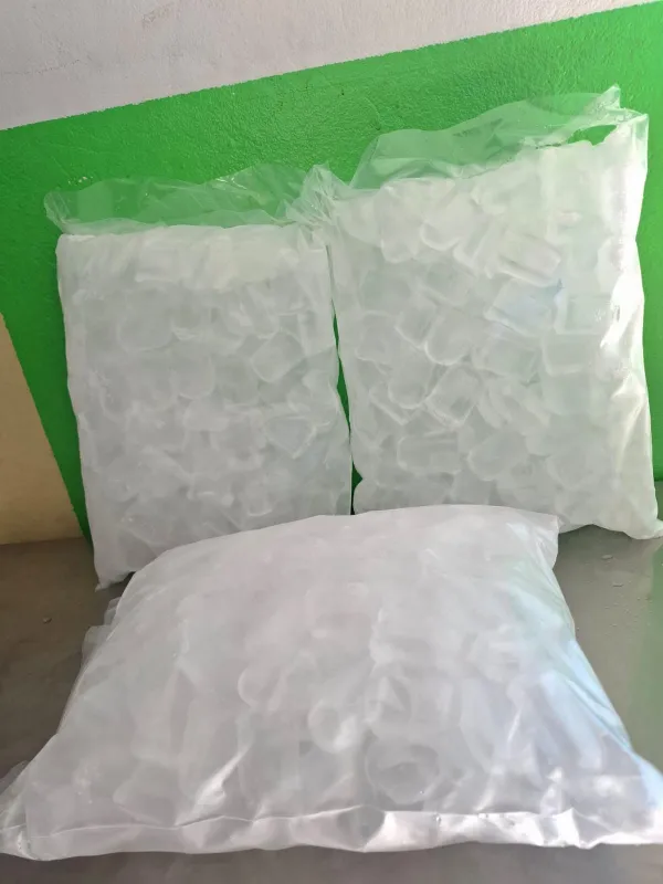 GELO DE CUBO 